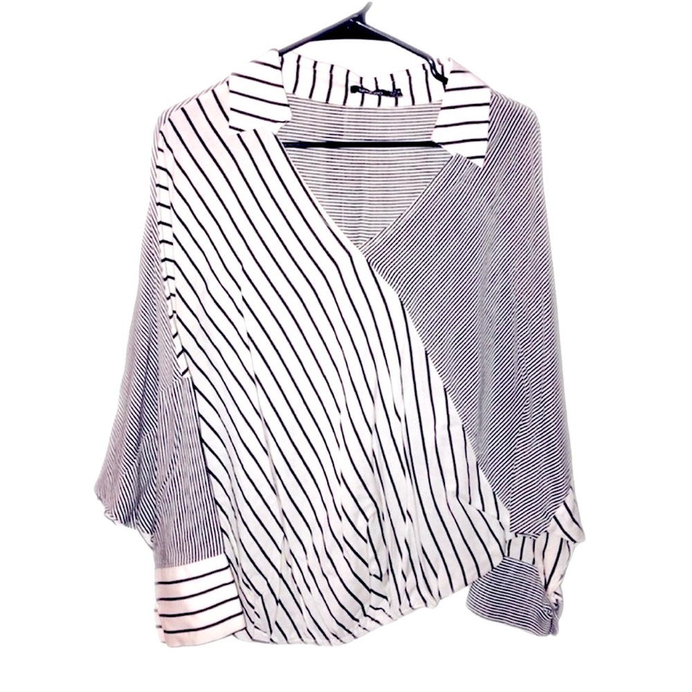 Boohoo Blouse Black/White Elastic Waist Mixed Contrast Stripe Blouse Size 4